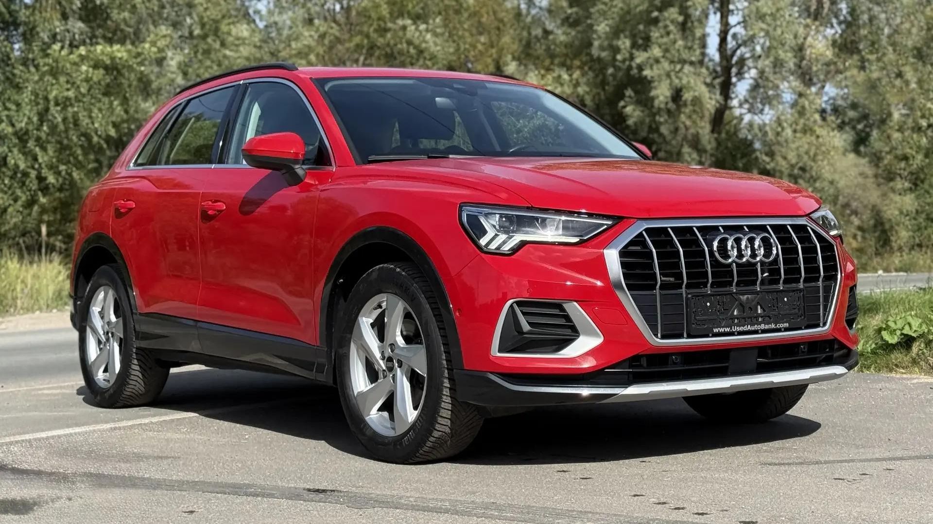 Идеальный немецкий кроссовер за адекватную цену. Audi Q3.