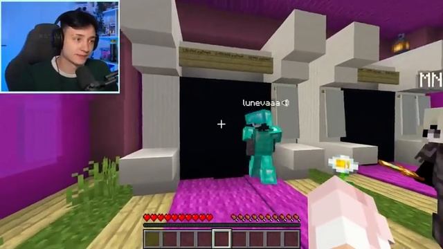 Ia-zashel-na-smp-server-tolko-dlia-devushek-so-svoei-devushkoi