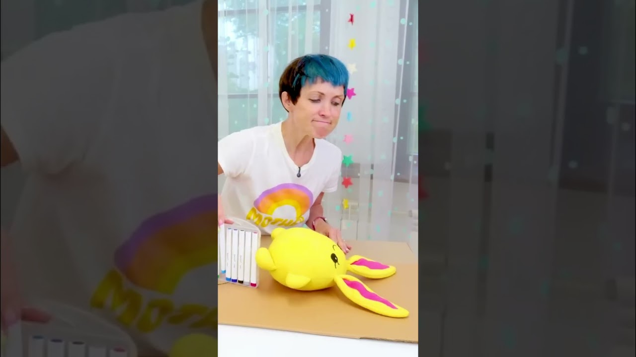 Строим многоуровневую парковку из картона — Маша, Лаки и Мокас в деле!
