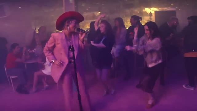 Sofia Reyes - IDIOTA (Official Video)