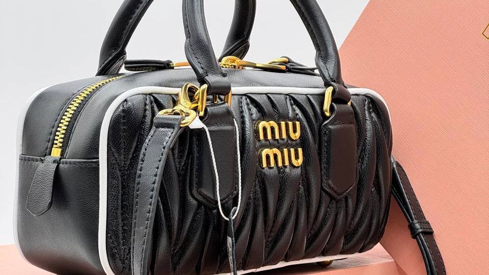 Трендовая сумка Miu Miu Arcadie — ультрамодная новинка в премиальном исполнении! Натуральная кожа.