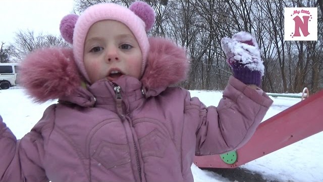 VLOG Зимняя прогулка Много Снега Kinder Surprise Cюрпризы в снегу Kinder Mini Mix
