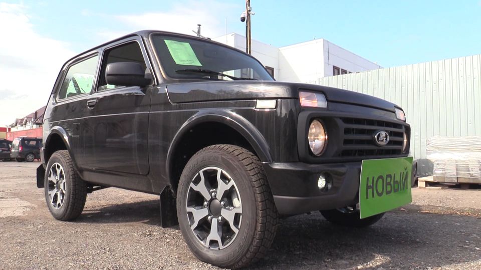 2026 LADA NIVA LEGEND 1.7L. Обзор (интерьер, экстерьер, двигатель).