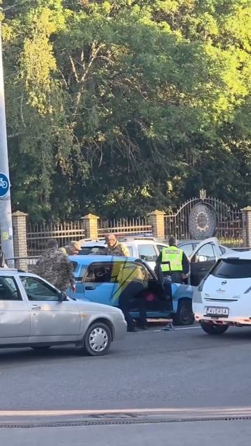 ... и ГТА в реальности, на Украине.