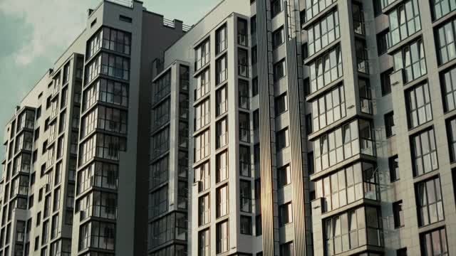 Как выглядят окна, которыми остекляют бизнес-класс?