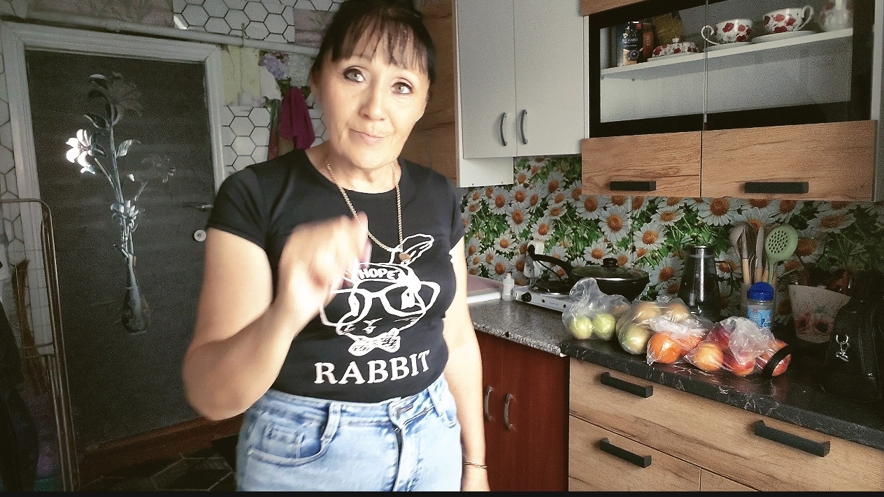 11-09-2026.ГОТОВЛЮ КУШАТЬ. ПЕКУ БЛИНЧИКИ ДЛЯ ДОЧКИ. ТРАЧУ СВОЮ ПЕНСИЮ😄
