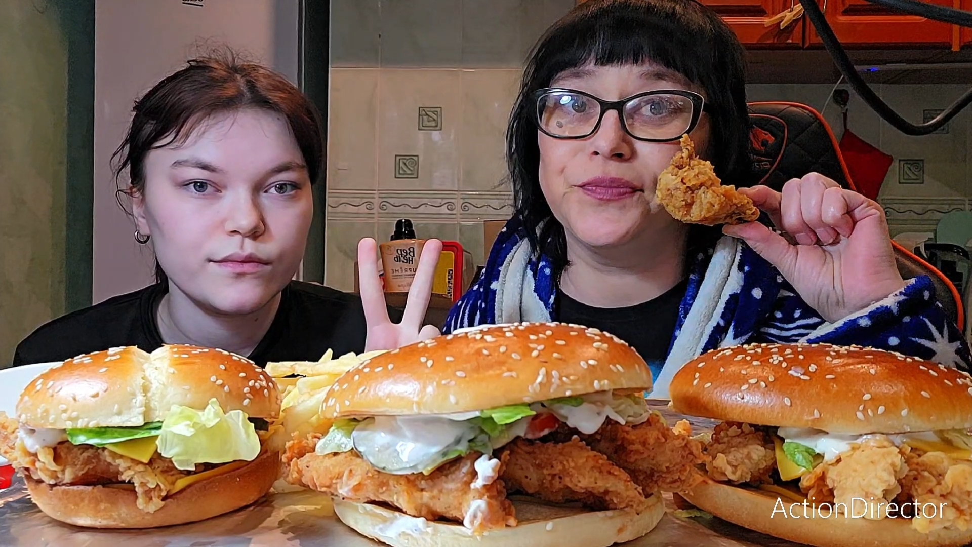 Мукбанг | Ростикс. Бургеры,Картошка фри 🍟, Сладкий пирожок с вишней | Обжор Асмр