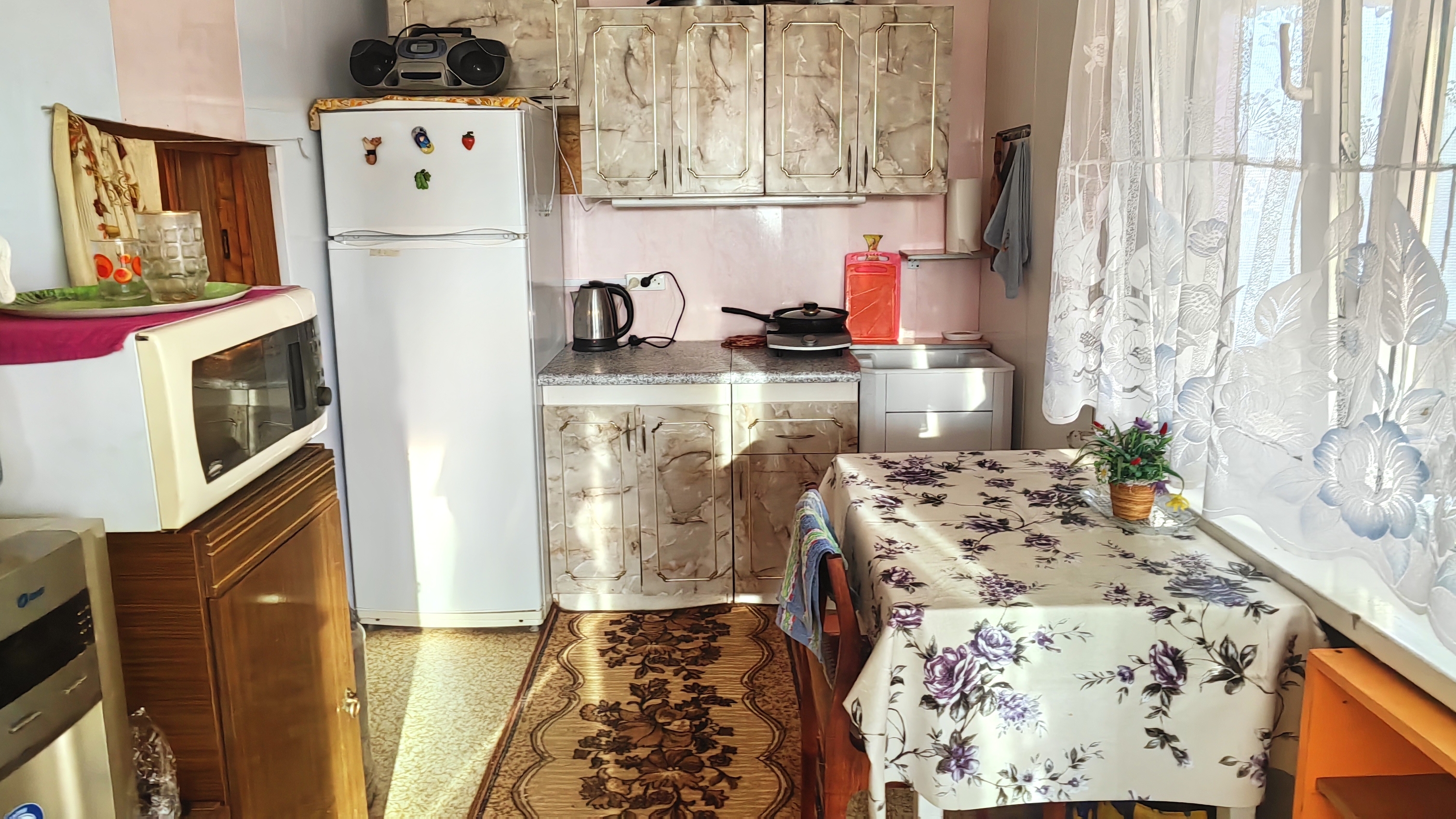 Большая перестановка на дачной кухне / Муж делает мне грядки