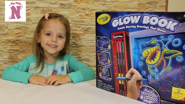 Настя рисует мультики Крайола Глоу Бук набор для творчества Crayola Glow Book Unboxing Toy