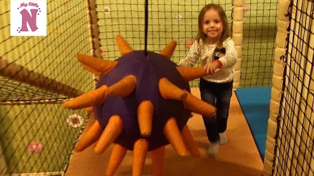 Детский развлекательный центр ЛЕОПАРК с горками и батутами  Kid's Intertainment Center