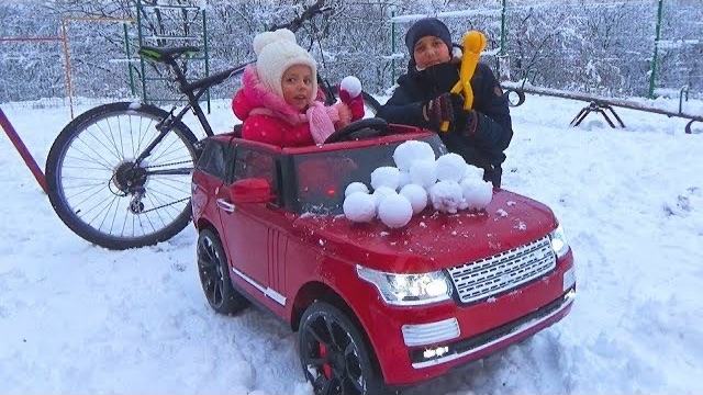ЧЕЛЛЕНДЖ  машина Vs гироскутер Настя и Саша катаются на горках в ПАРКЕ CHALLENGE