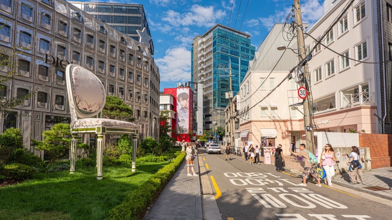 Vibrant Afternoon Walk In Seongsu-dong  Seoul’s Trendiest Alleys & Pop-Up Scene