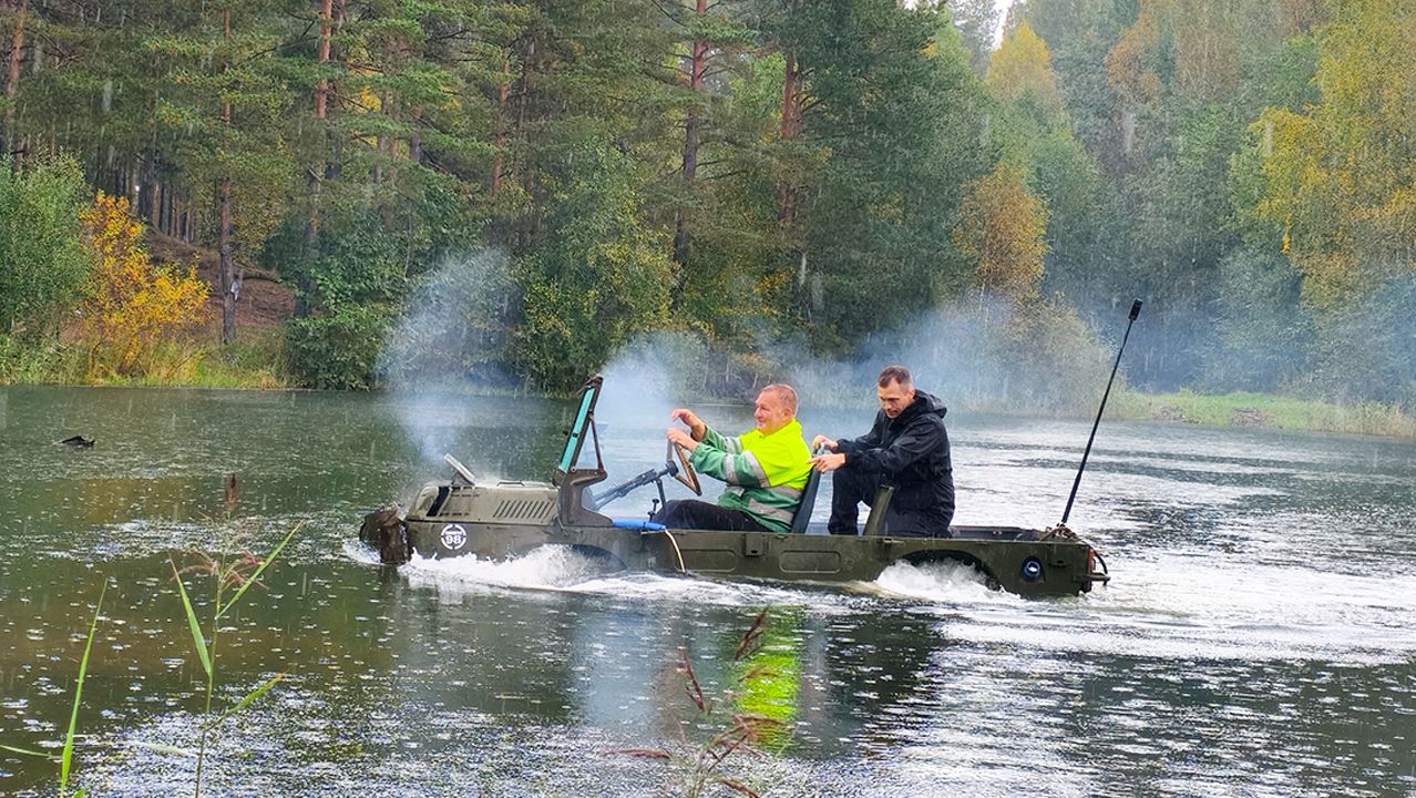 ⁣ЛуАЗ амфибия удивил  / Покоряем пожарный водоем