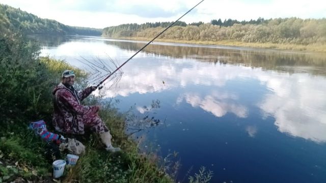 Дикая рыбалка на поплавочной удочке  Сентябре . Ездил на электровелосипеде Фет байке