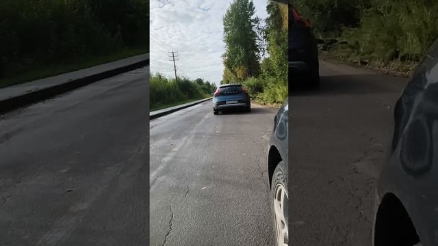 вольво V40