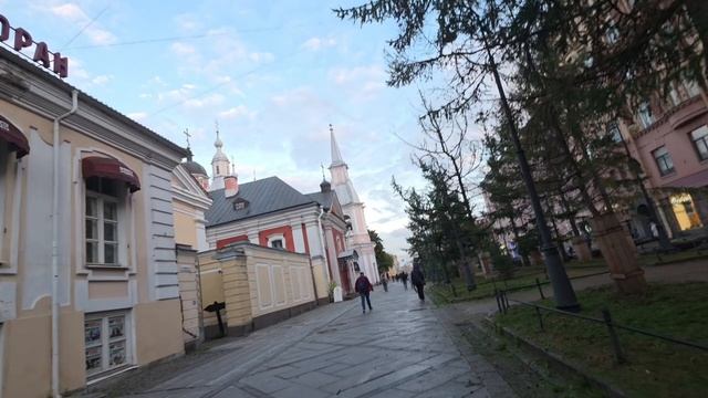 Бронируем петербургскую квартиру на Васильвском острове.