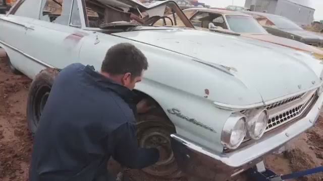 Можем ли мы СПАСТИ этот РЕДКИЙ FORD Starliner 1961 года ВЫПУСКА, ЗАБРОШЕННЫЙ на 40 лет