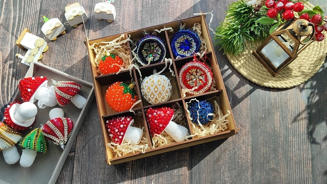 ёлочные игрушки из бисера