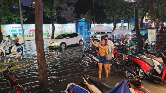 Сколько воды в Хошимине во время сезона дождей?