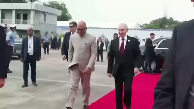 Путин завершил трехдневный визит в Нью-Дели