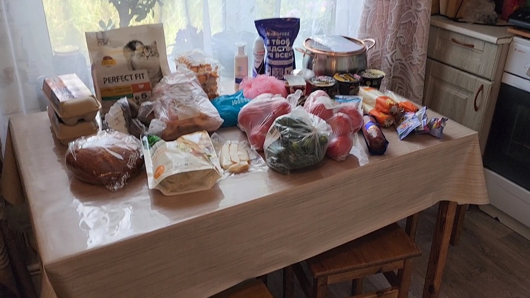 Прогулялась по ленте, приготовила борщ