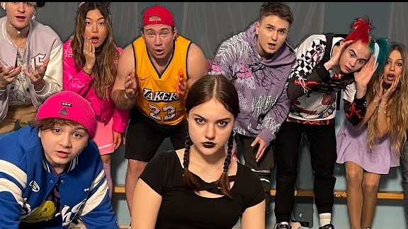 Мун ВЫЗВАЛА ПРИЗРАКА в кампусе прямо на уроке?! 🔮👻
