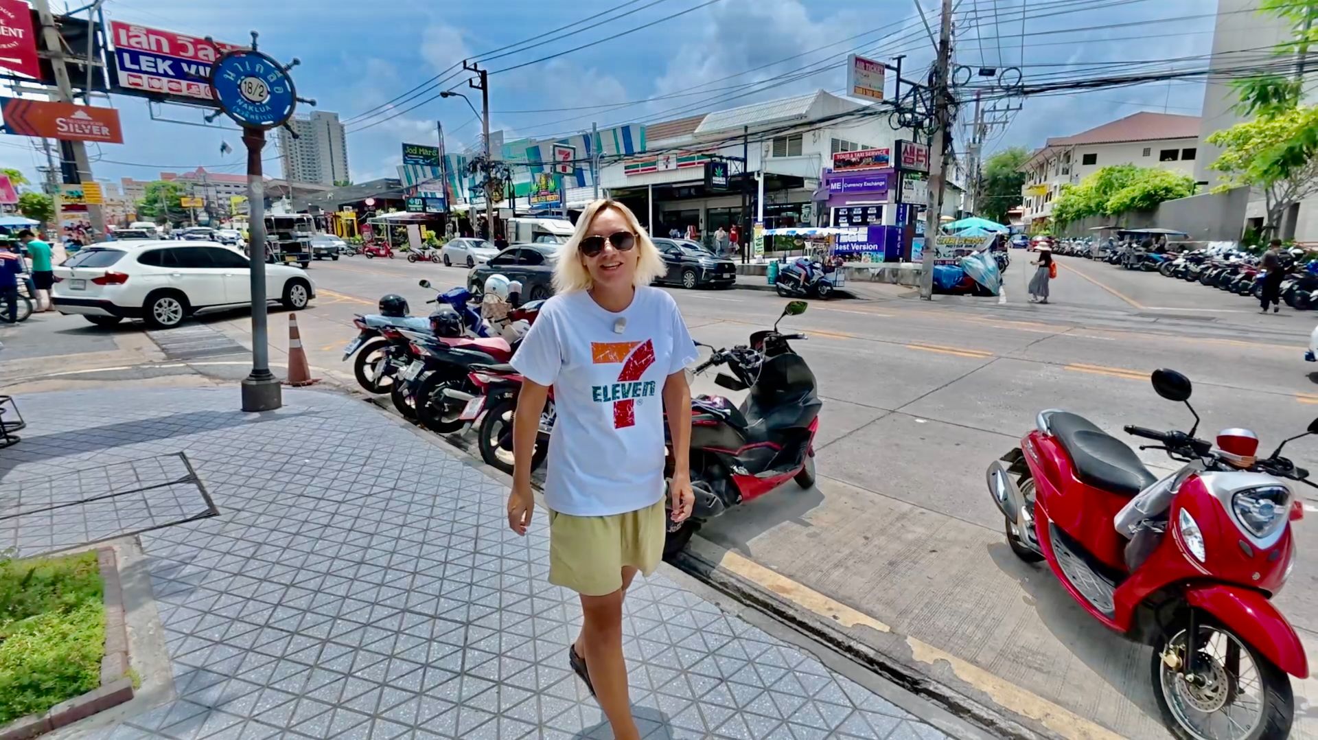 Паттайя СЕВЕР ЦЕНЫ пляж ВОНГАМАТ БЮДЖЕТНЫЙ ОТЕЛЬ Lek Villa Hotel Pattaya и Терминал 21
