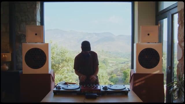 '70s Psychedelia & Soundtrack Gems With PARATONEL