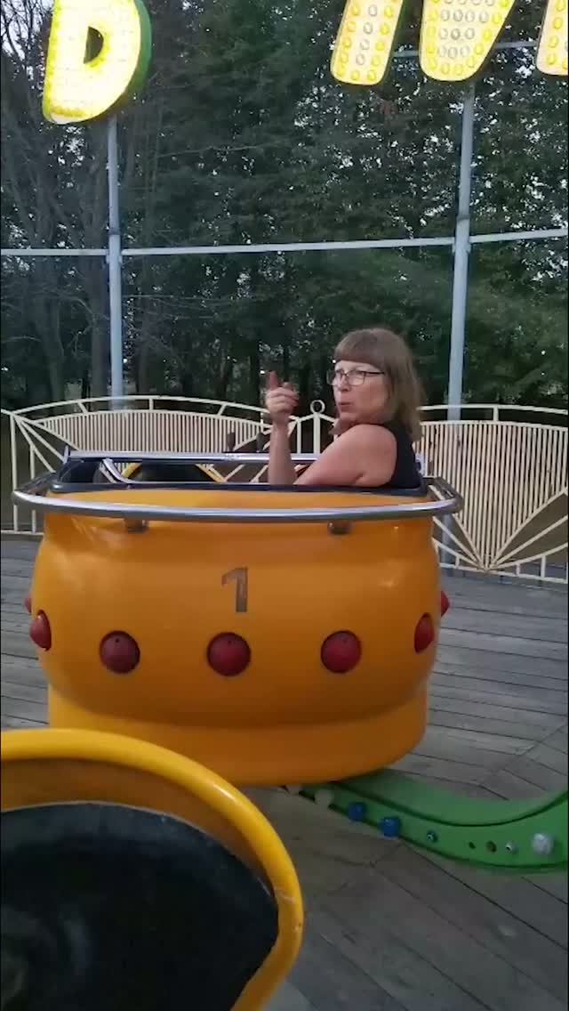 Страшно, аж жуть! Самый крутой атракцион в Ярославле! 