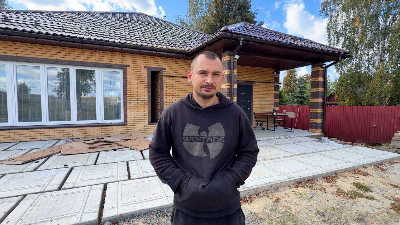 Неожиданно поменялись все планы. Почему у мужа ничего нет? Успели навести порядок. на участке.