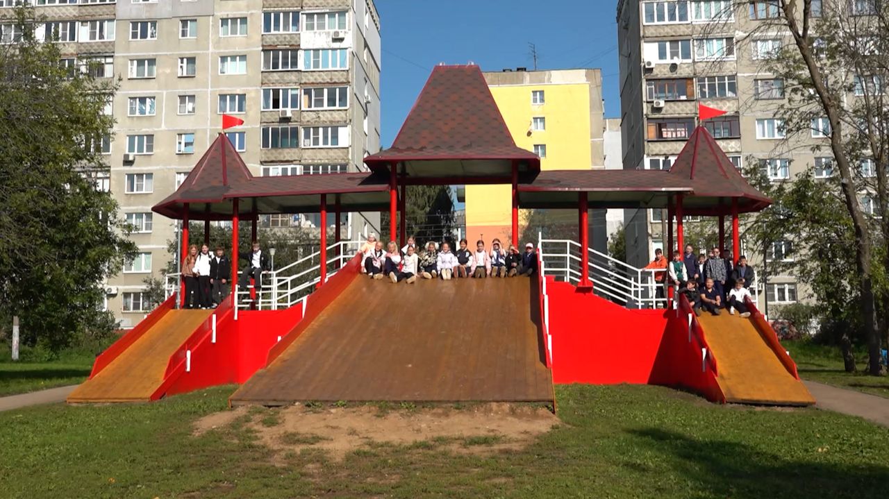 Символ микрорайона Усиловский – красную горку – обновили в Нижегородском районе
