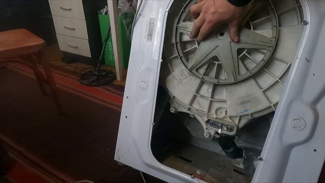 Спасаю стиральную машину: пайка распиленного бака и новые подшипники. Тест проектора ThundeaL TD98W