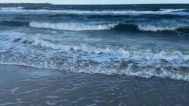 На это можно смотреть бесконечно. Шторм на море