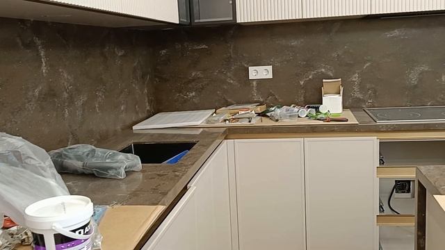 Подключение  бытовой техники + мойка и смесители. Сантехника и электрика в новострое от УГМК.