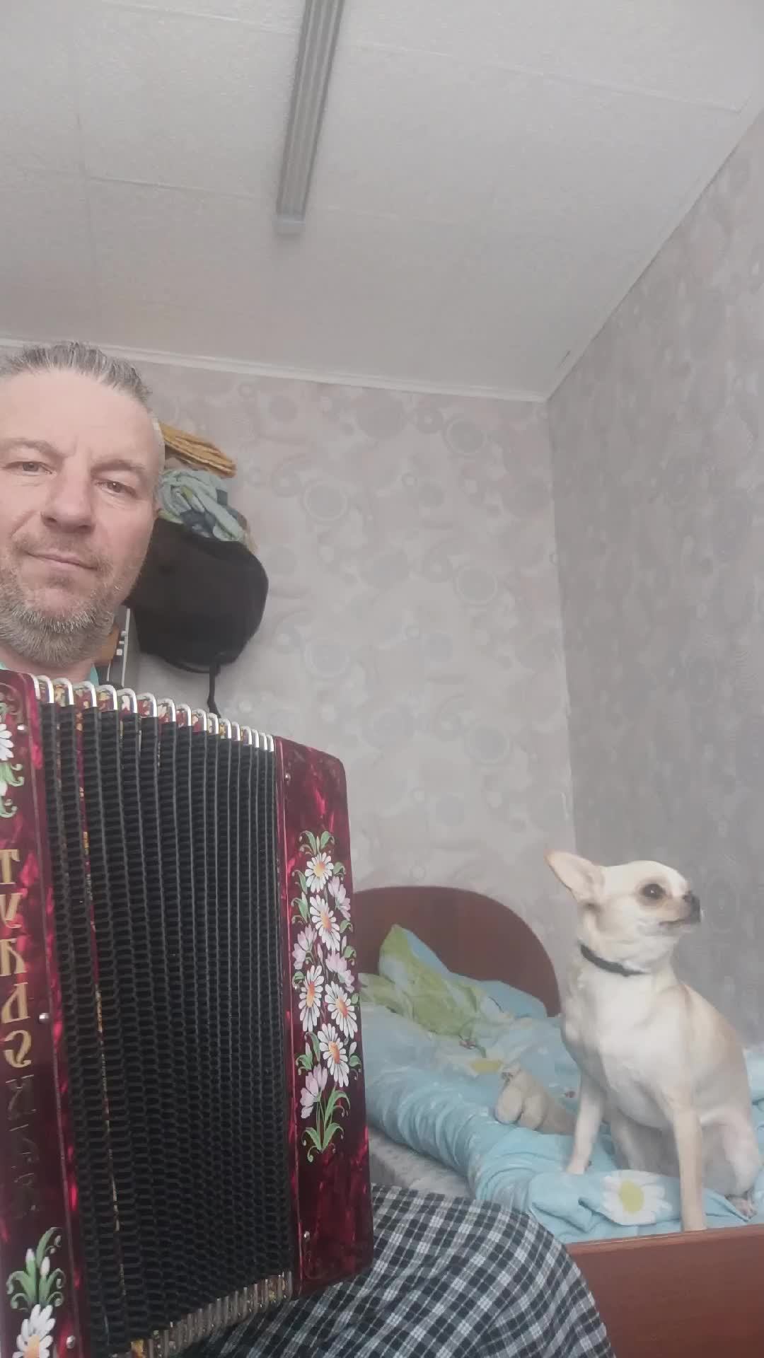 В двоем играем и поем