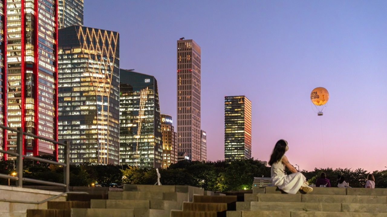 Seoul Night Walk 🌃 Yeouido Hangang Park  Autumn City Relaxing Sounds