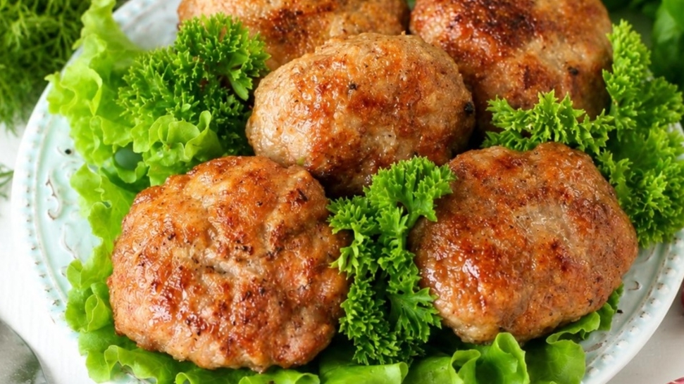 Готовлю вкусные котлетки с кабачком 😋