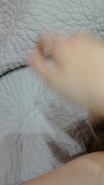 вот танцуют девочки, котики или девочки.