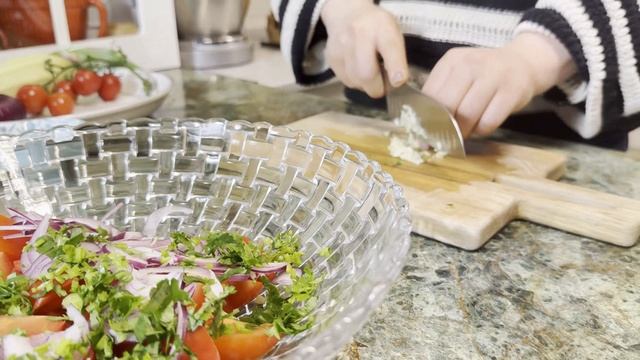 Популярный салат из хрустящих баклажанов