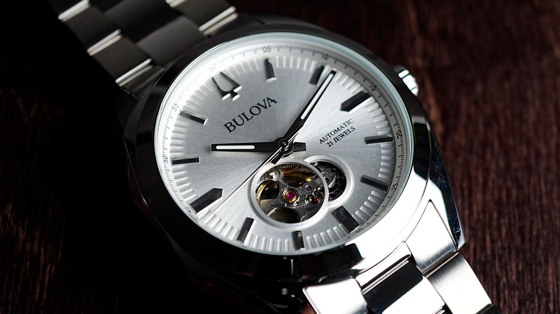 Может, больше часов и не нужно? Bulova Surveyor