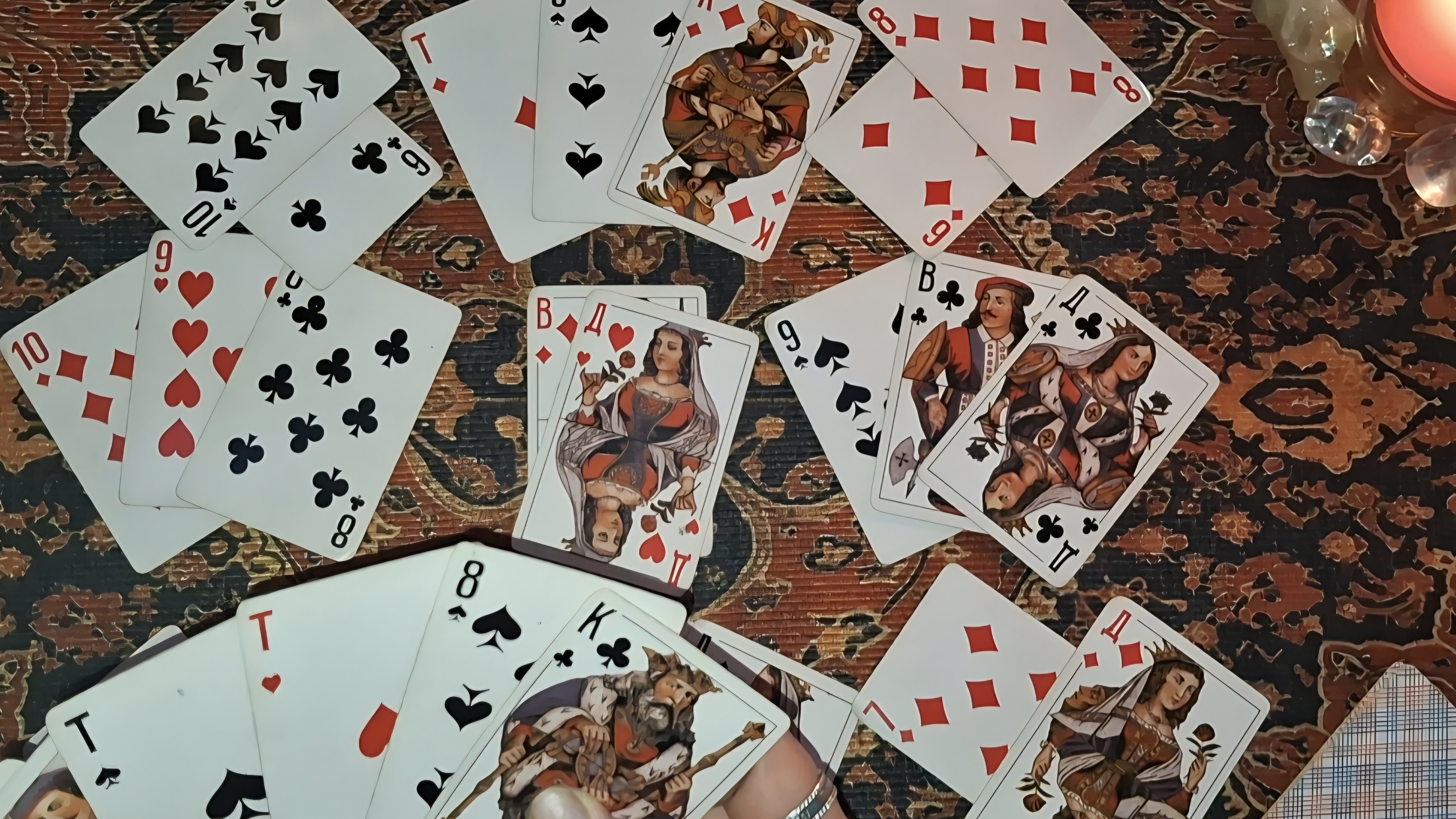 Червовая ♥️ дама и два ♣️ короля ♦️