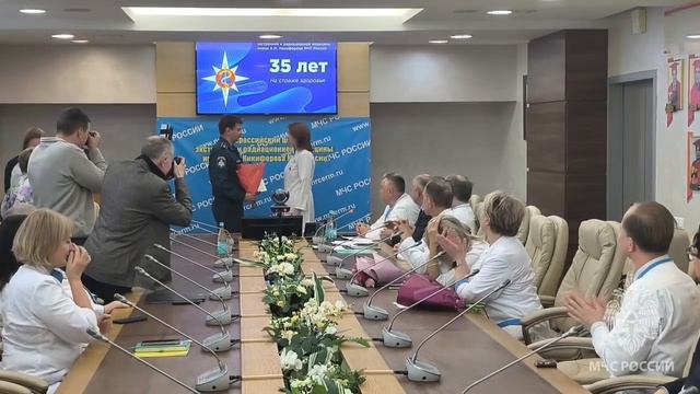 Заместитель главы чрезвычайного ведомства Роман Курынин с рабочей поездкой во ВЦЭРМ А.М.Никифорова