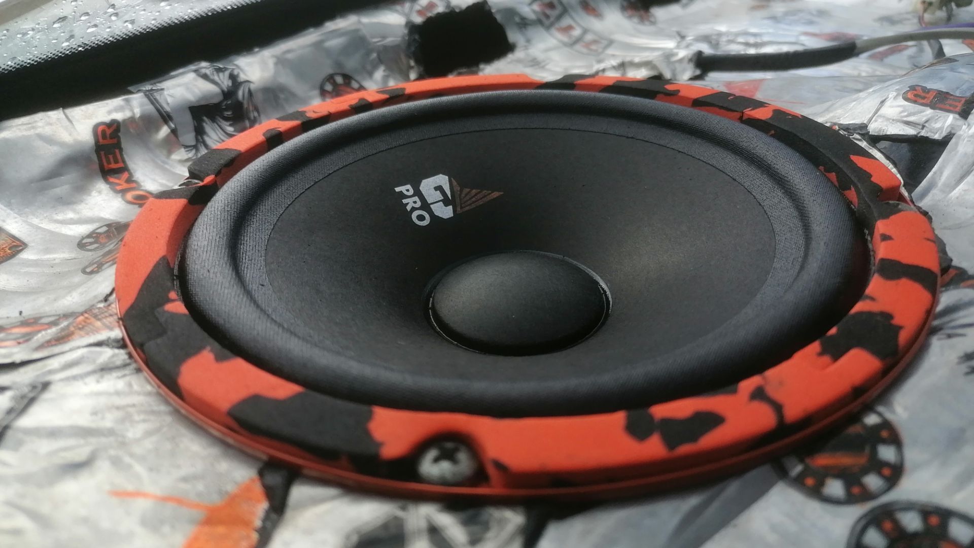 Разогреваем эстрадки Gryphon Pro 165 Midbass  DL Audio в полке авто!