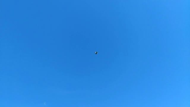 в небе стк Радуга . распугали щук....