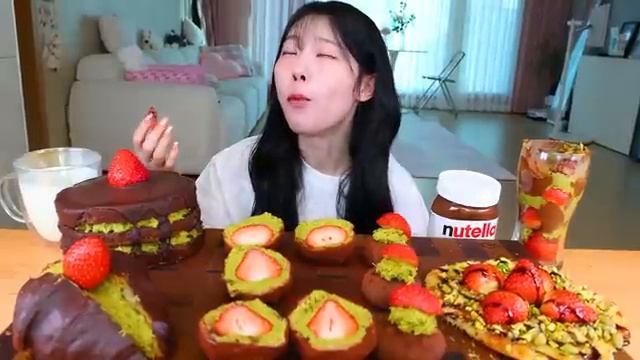 ASMR Мукбанг