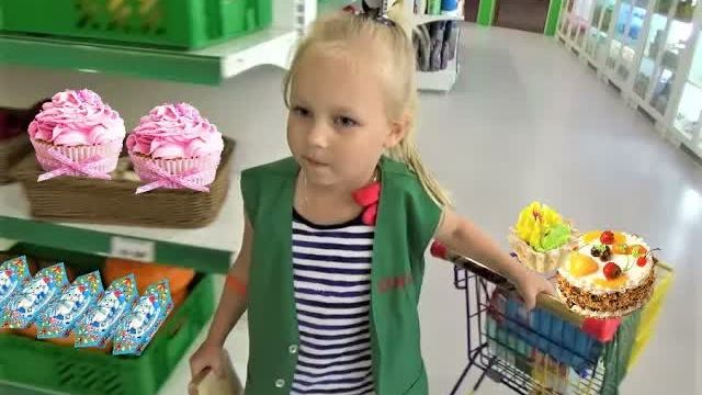 Алиса работает МОДЕЛЬЮ !!! Алиса играет в детском развлекательном центре Минополис