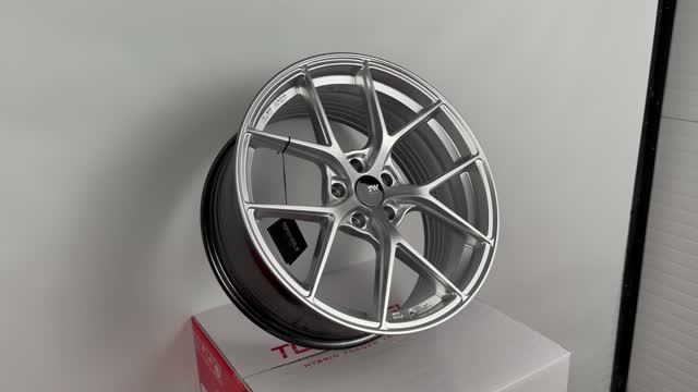 Topwheels LX01 19 8.5J Hyper Silver