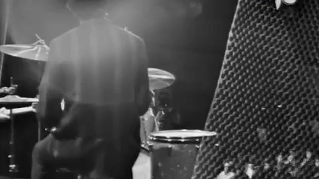 Herman's Hermits - No Milk Today (1967)