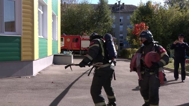 Тренировку по эвакуации провели в образовательных учреждениях Пушкинского