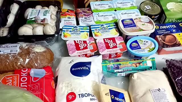Затарились продуктами про запас и не только